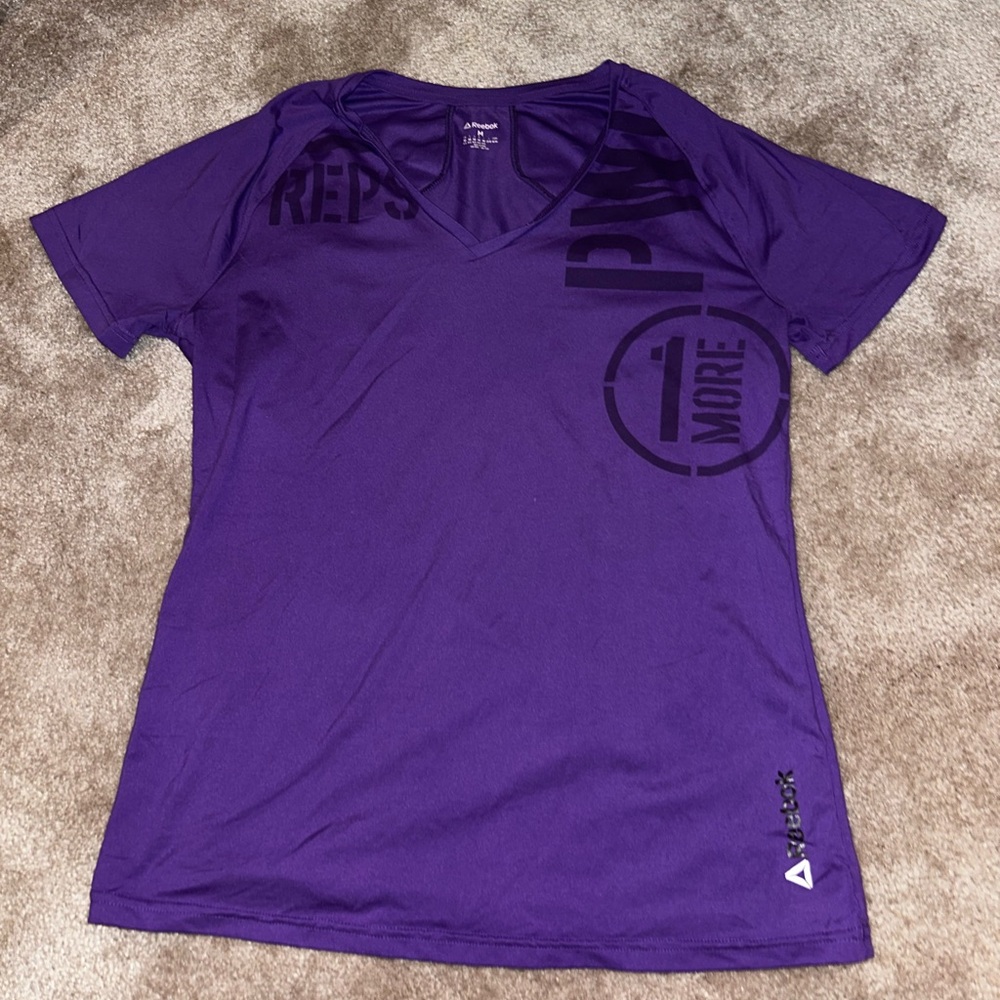 Women’s Reebok Playdry Purple T-shirt Size Medium